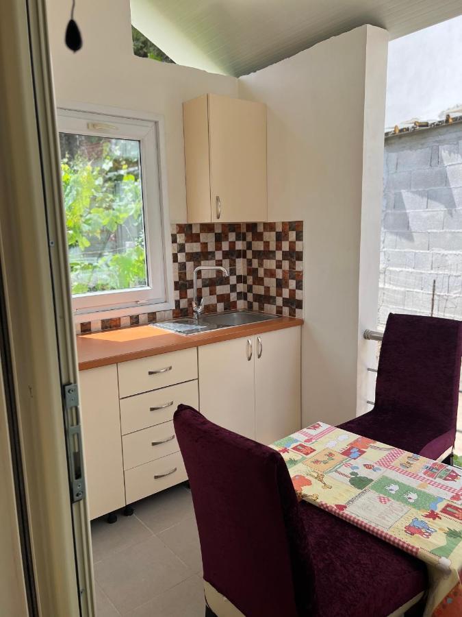 Rooms For Rent Habipi فلورا المظهر الخارجي الصورة