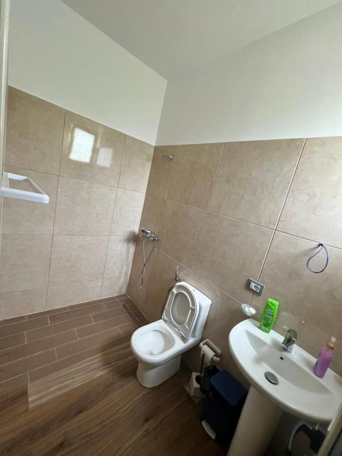 Rooms For Rent Habipi فلورا المظهر الخارجي الصورة